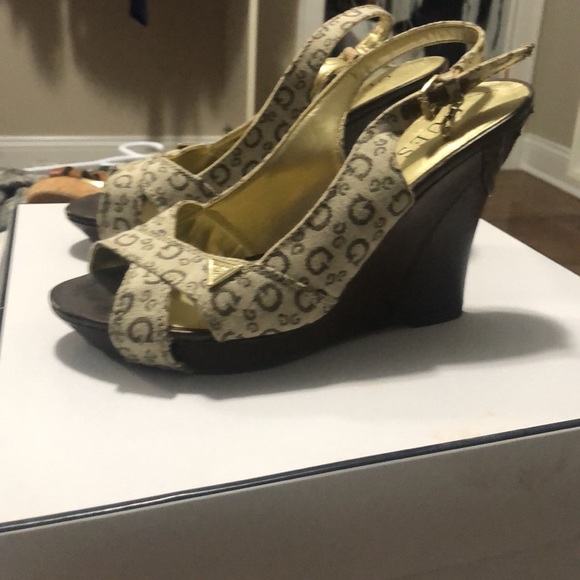 Shoes Platform Brand Guess ,size 7 ,color brown - Picture 2 of 4